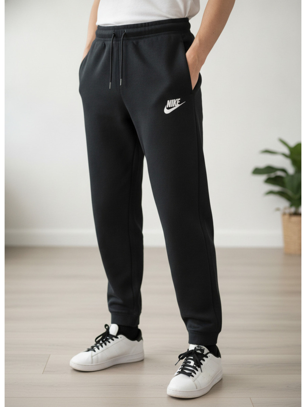 Nike Men's Sweatpants Black Logo Medium Athletic Jogger Pants